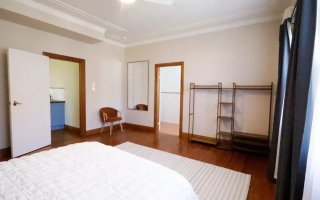 Spacious 3-bed Home in Central Tenterfield