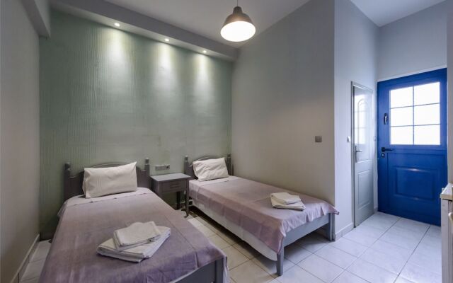 Beachfront Homely Nest - Breakfast Included