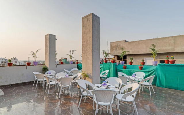 Super Townhouse Amaraa Hotel Near Phoenix Palassio