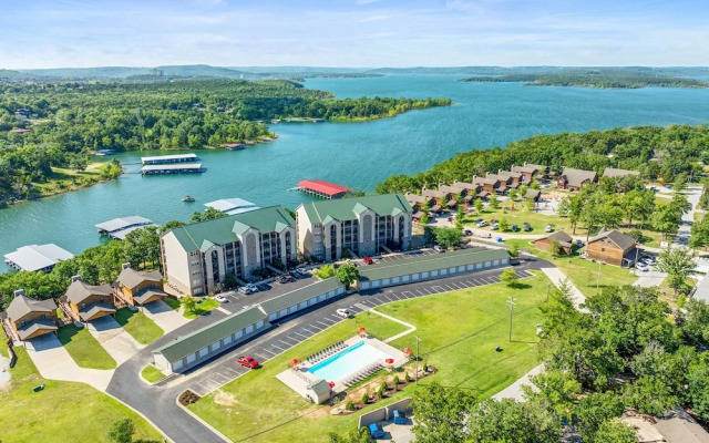 Skippin Stones 2 Bedroom Condo by RedAwning