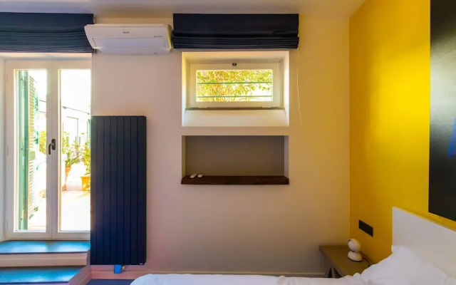 Amana in Naples With 1 Bedrooms and 1 Bathrooms