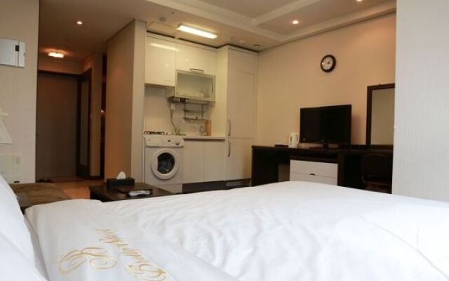 Brown Suites Serviced Residence