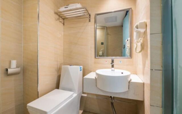 Yimi Hotel Baogang Dadao Station Branch