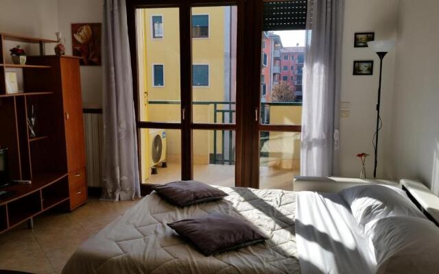 Bilocale Via Imola 4