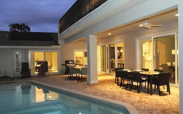 Palm River Estate - Five Bedroom Home