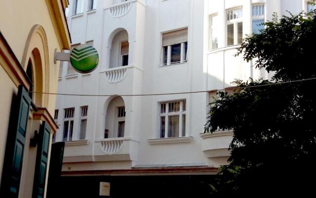 City Centre Apartment with 3 Bathrooms