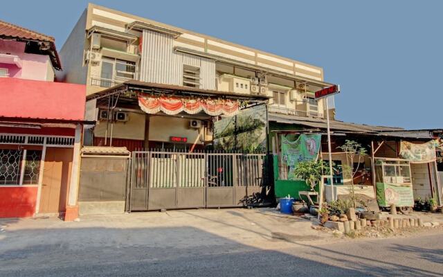 OYO 93095 New Puspa Residence