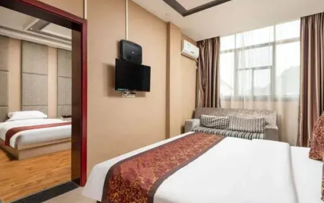 Yuanxuan Hotel (Anshun Xintiandi Food Street)