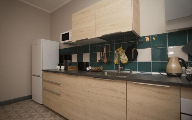 Poplar Guest Complex
