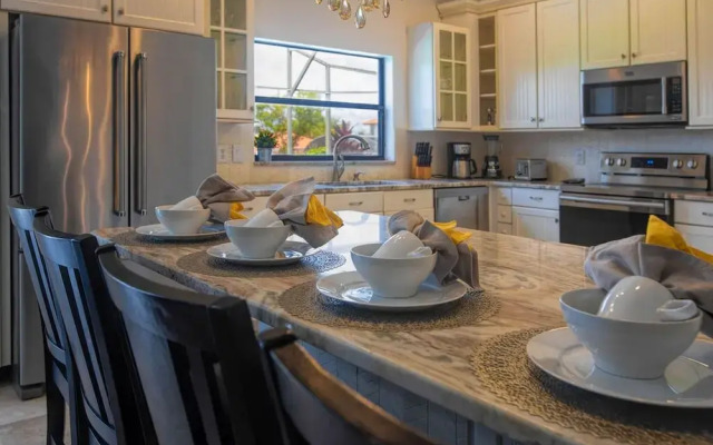 High Grove 5 Bedrooms & Private Pool