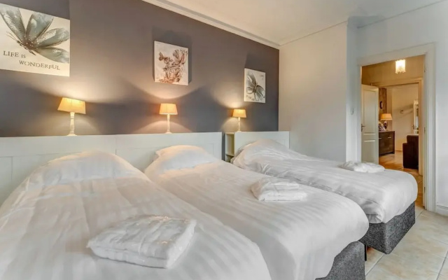 Cosy Apartment in Sint Maartensbrug Near the Beaches