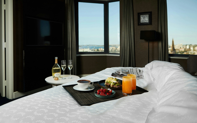 Sheraton Grand Sydney Hyde Park – Guest Rooms – Sydney