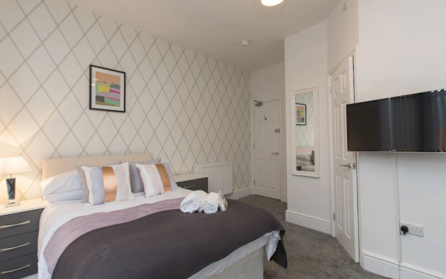 Townhouse Plus @ 40 West St