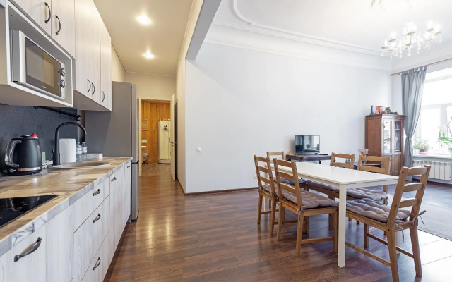 Квартира на Кирилловской 6