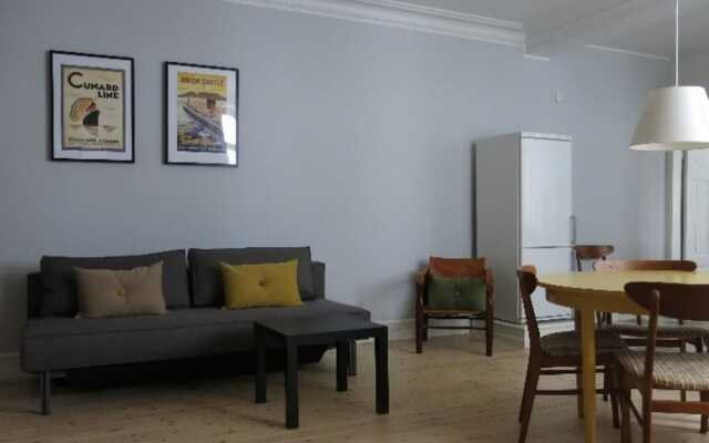 Apartment close to the queen 783-1