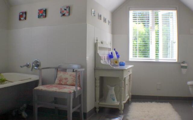 Auckland Birdwood House B&B