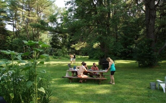 Saratoga Garden Motel