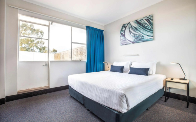 Nightcap at Carlyle Hotel – Guest Rooms – Derwent Park