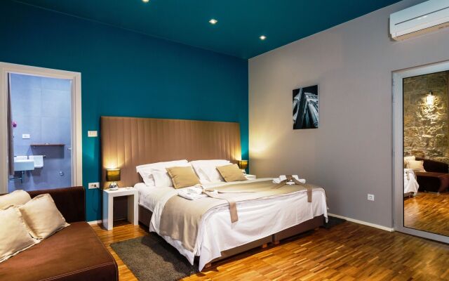 Riva Luxury Rooms