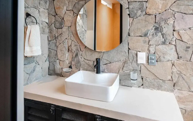 Stylish Double Studio With Equipped Kitchen and Wi-fi