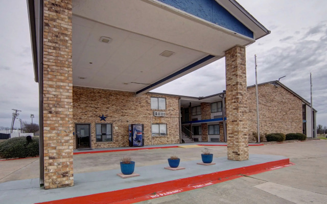 Motel 6 Red Oak, TX - Dallas