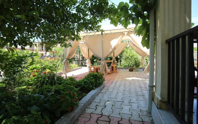 Talo's Guest House