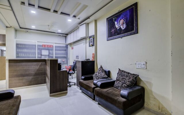 OYO 24125 Hotel Aakash