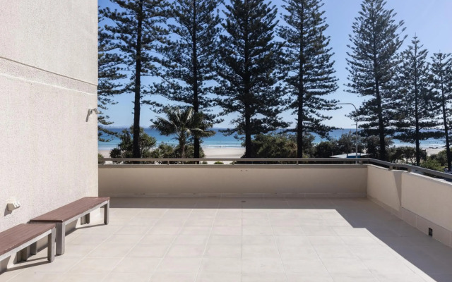 Columbia Beachfront Apartments