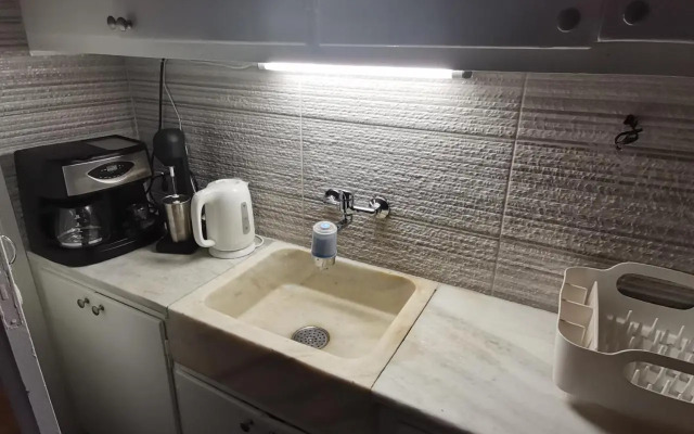 Penthouse spacious w super wifi & terrace, 2 min from metro