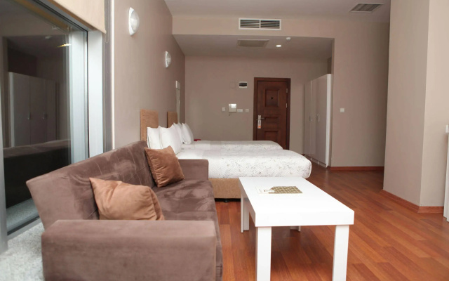 Expoist Hotel