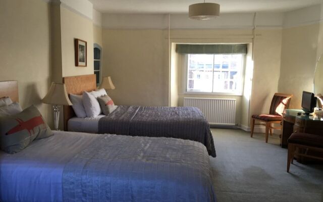 The Queen Hotel