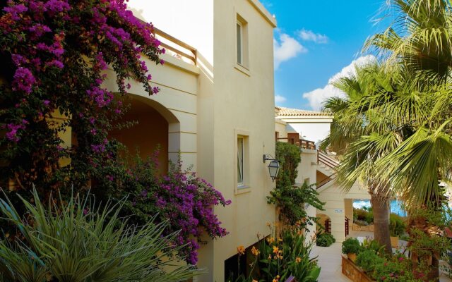 Club Marine Palace & Suites