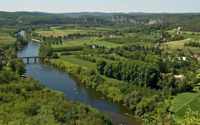 Secluded holiday home with a dishwasher, not far from Sarlat