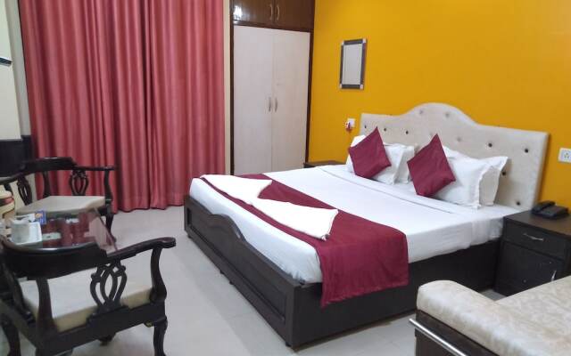 Hotel Paras Plaza