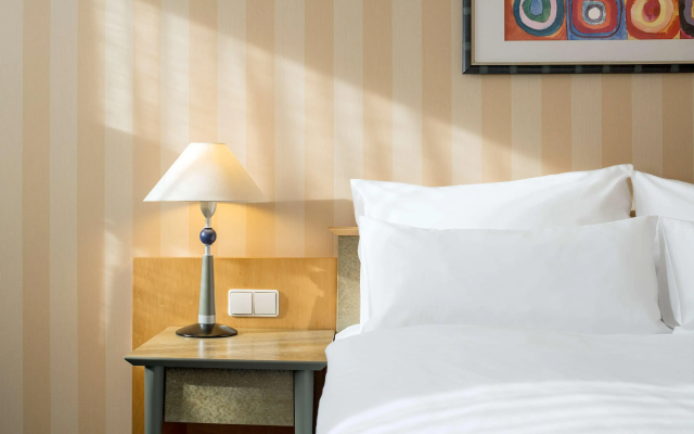 NH Danube City - Hotel in Вена - Photo 5