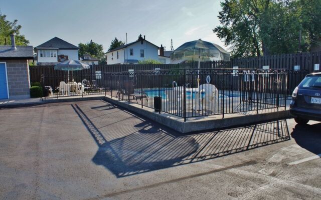 Americas Best Value Chalet Inn and Suites Niagara Falls