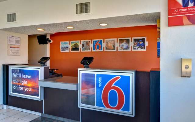 Motel 6 Cocoa Beach, FL