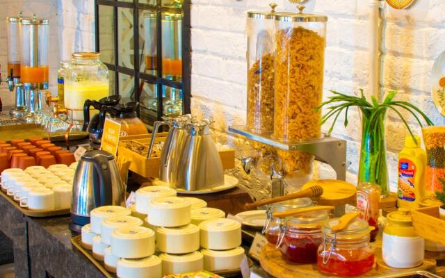 Bloom Hotel - Gachibowli