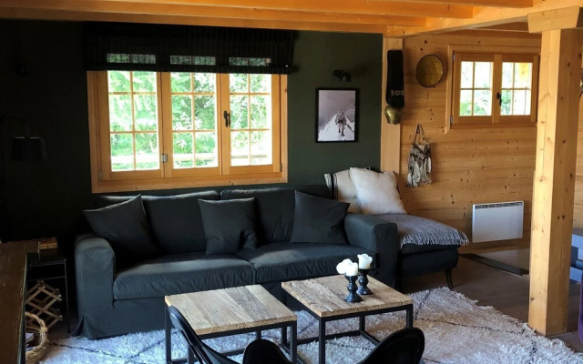 A Beautifully Located, Detached Chalet With Delightful Views in La Tzoumaz