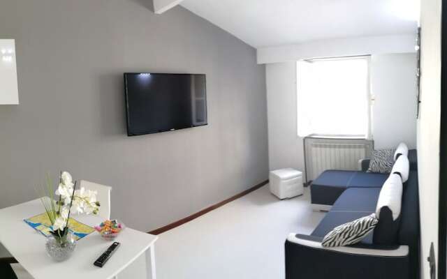 HomeholidaySanremo - CITY CENTRE APARTMENT