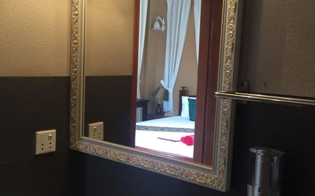 Pillar Hotel