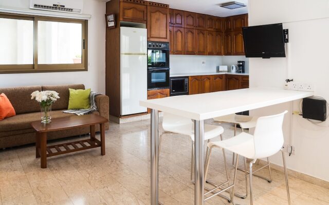Silver Apartment