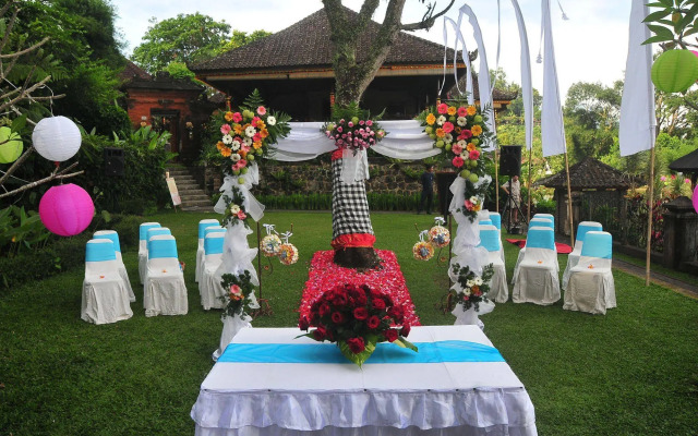 Tirta Ayu Hotel and Restaurant