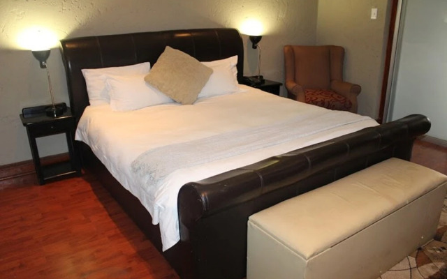 Flamboyant Guest Lodge