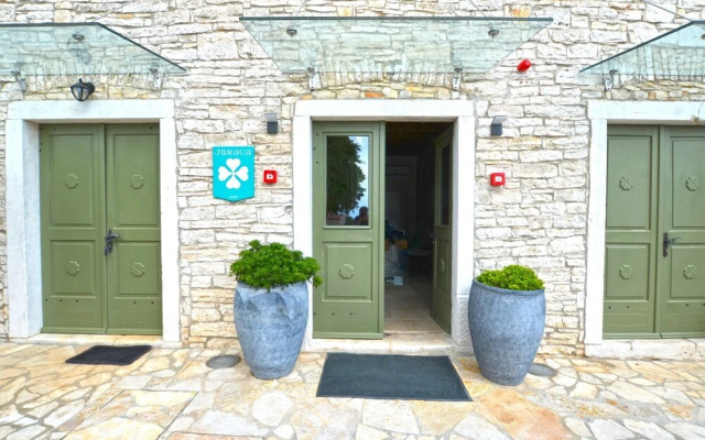 Tranquil Getaway With Shared Pool in Bale