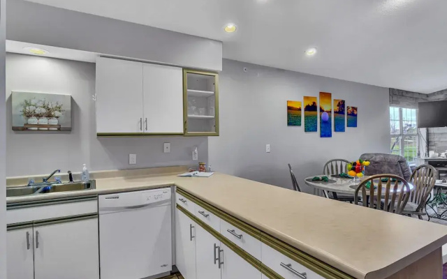 Fairway Heights 2 Bedroom Condo by RedAwning