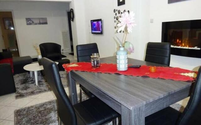 Black & White Apartment !