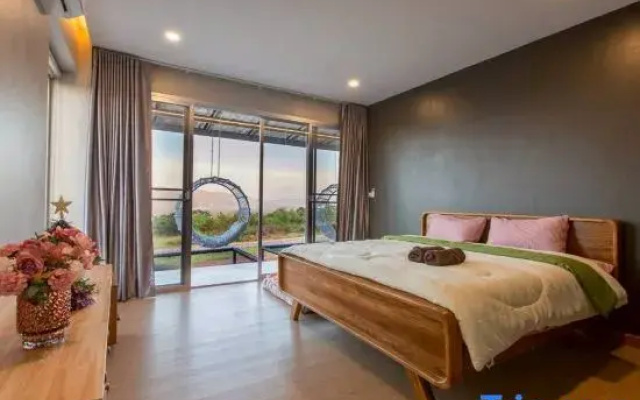 Mine Hills Pool Villa Camping