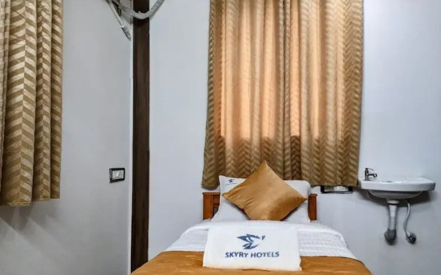 Skyry Hotels Singanallur