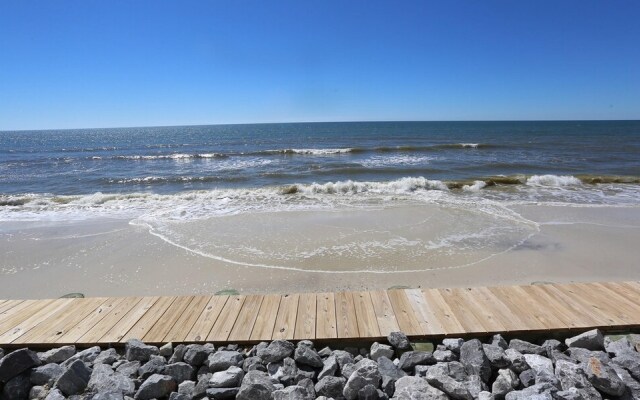 Edgewater Retreat